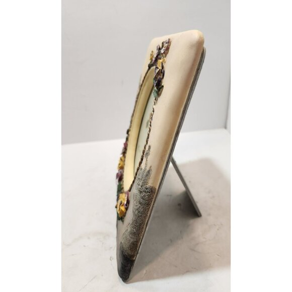 6" by 8" Hand Painted Floral Pansies 3D Picture Frame with Oval Cutout - Picture 4 of 9